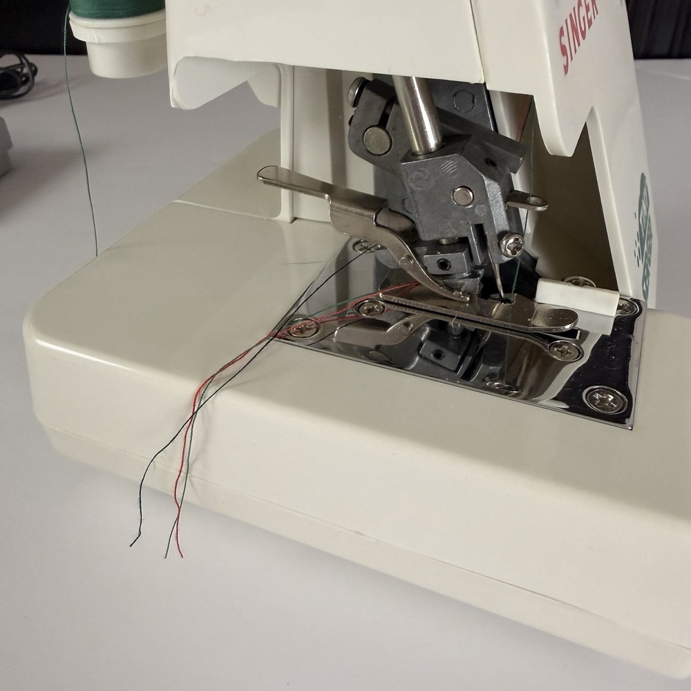 Singer Tiny Serger TS380A Overedging Machine Prethreaded w Box - Picture 10 of 12